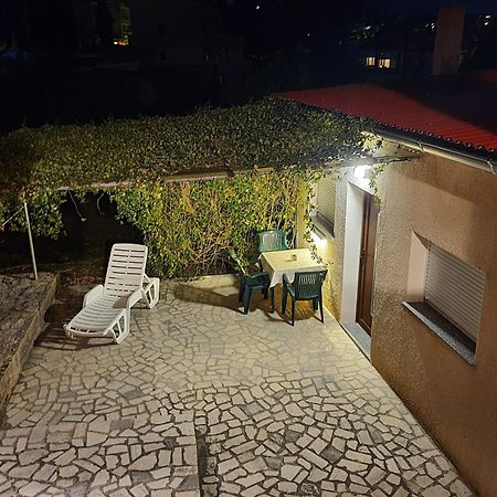 Apartments Vesna Avsec - Крк Экстерьер фото